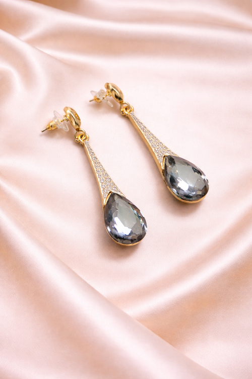 Alaria Black Earrings